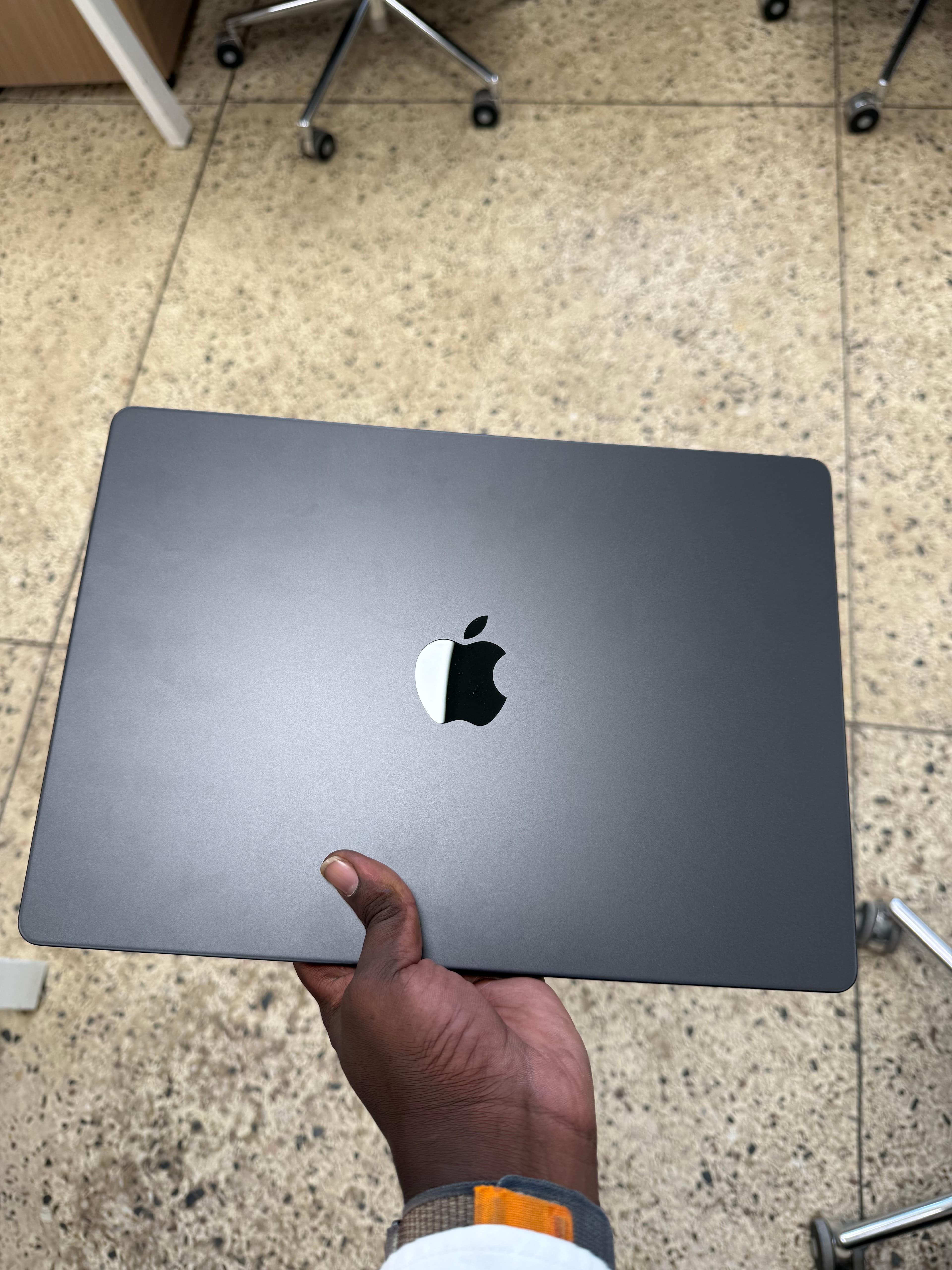Apple MacBook Pro 14-inch (M5 Chip, 1TB SSD, 16GB RAM)